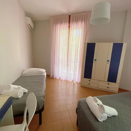Hotel Residence Ponente Cesenatico Exterior photo