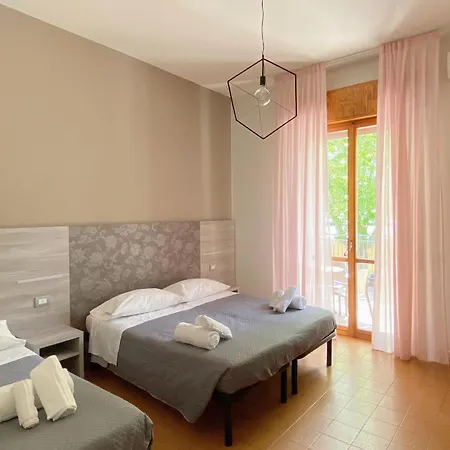 Hotel Residence Ponente Cesenatico Exterior photo